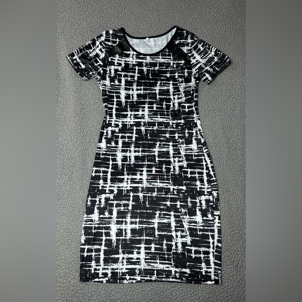 Black And White Fitted Dress Size Large Womens